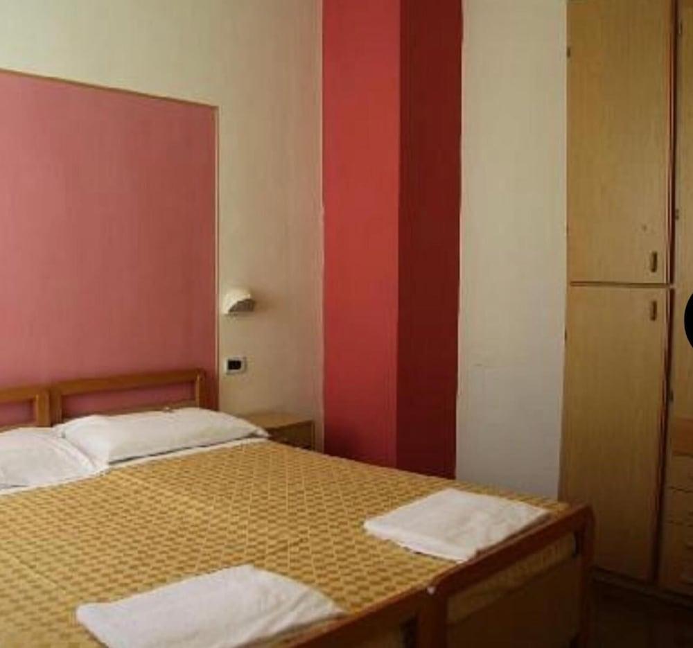 Hotel Losanna Rimini Eksteriør billede